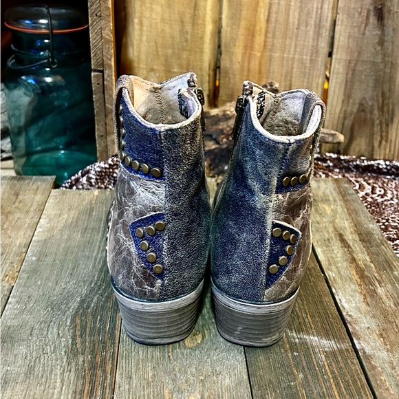 Women’s leather boots - Picture 3 of 6